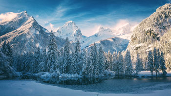 Auch im Winter kann man auf gut präparierten Wegen durch die verschneite Winterlandschaft dieser schönen Naturkulisse im Stodertal wandern oder eine Kutschenfahrt genießen. (Foto: TVB Pyhrn-Priel/ Daniel Hinterramskogler)